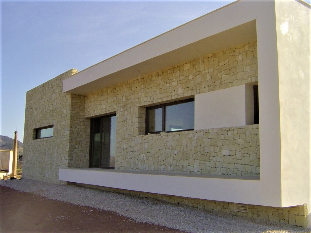 Zeer moderne vrijstaande Villa, omringd door de natuur, op 10.000 m2 in Pinoso